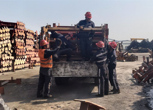 陕煤建设机电安装公司神府项目部 顺利完成25210顺槽胶带机安装工程