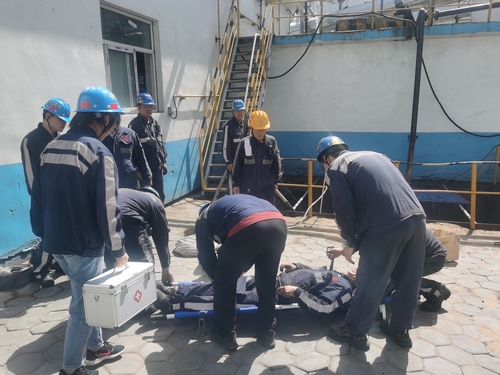 陕煤建设洗选煤运营公司红柳林洗煤厂项目部：开展“雨季三防”应急救援演练