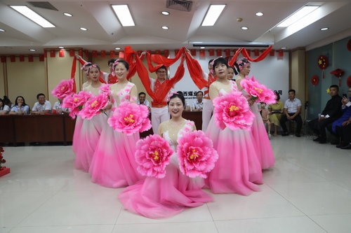 陕煤建设路桥分公司开展“凝心聚力跟党走 砥砺奋进谱华章”职工文艺汇演活动