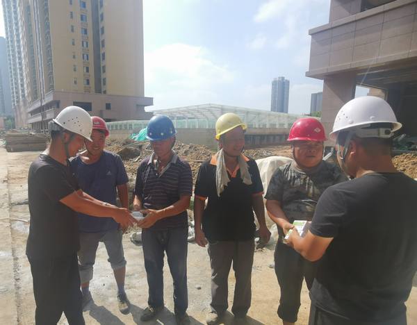 陕煤建设渭南分公司第一项目部“防暑降温”与“安全生产”并肩同行