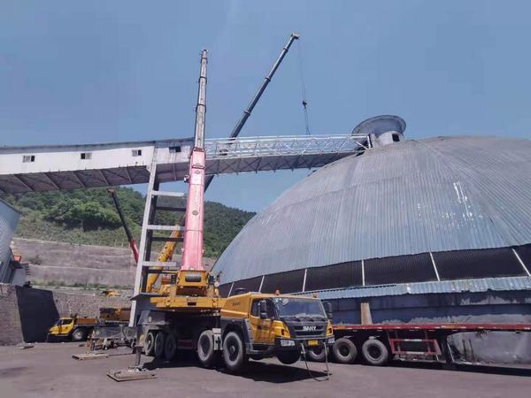 陕煤建设韩城分公司圆满完成建新矿主井驱动机房至原煤仓栈桥吊装工程
