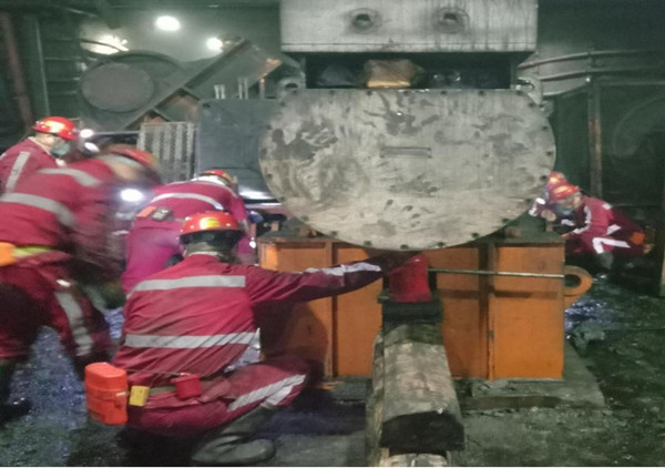 陕煤建设机电安装公司曹家滩项目部122109带式输送机回撤工程顺利完成