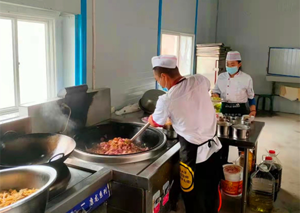 陕煤建设矿建三公司崔木项目部: 为职工办实事,“新”食堂暖人心