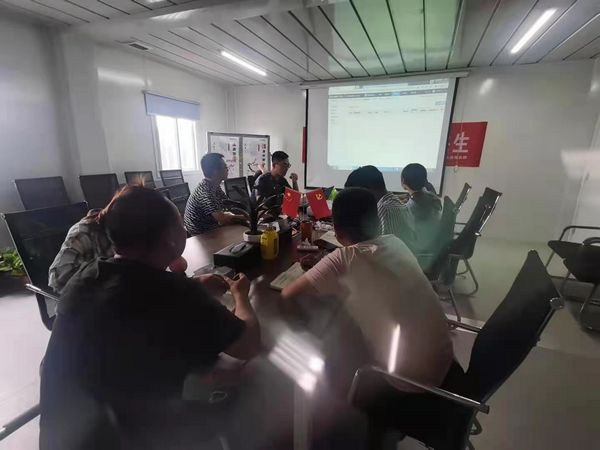 陕煤建设天工公司渭阳佳苑项目部“数字平台+现场互动”提升岗位技能