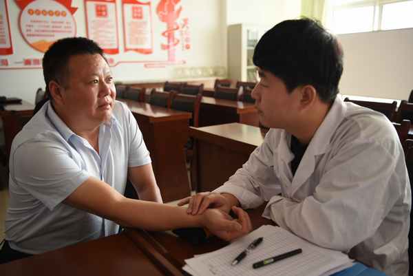 陕煤建设煤矿运营服务分公司：邀请首都大医生走进基层一线为职工健康保驾护航