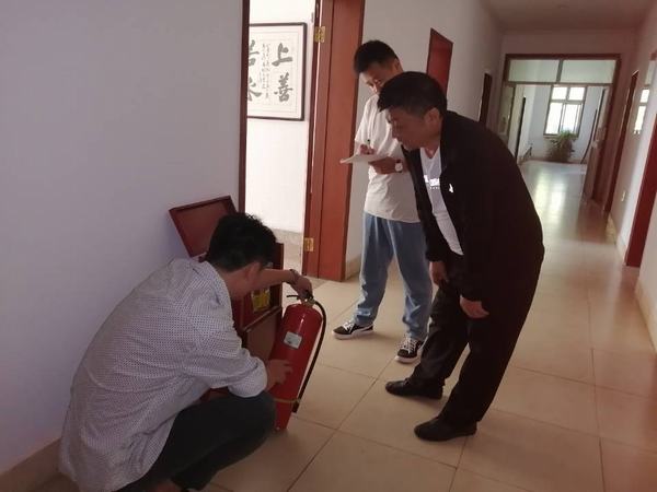 陕煤建设铜煤公司开展“迎双节 保十四运”安全大排查