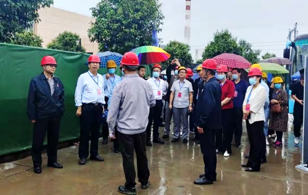 渭南市华州区政协主席王强国一行深入陕煤建设渭南分公司华县站神渭管道输煤项目调研指导工作