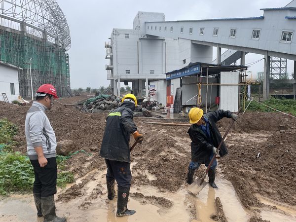 陕煤建设天工公司土建十二部“汛情早知+物资储备+隐患排查”做实防汛工作