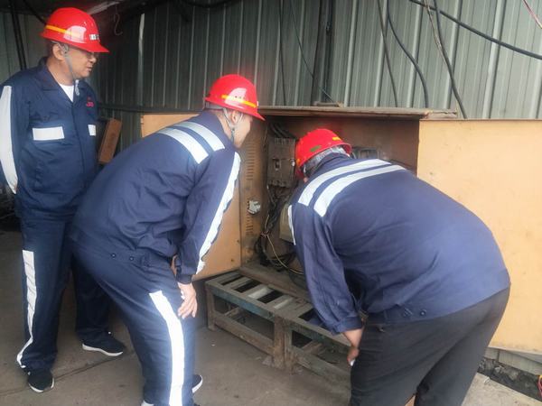 陕煤建设洗选煤运营公司第二项目部：秋检不从“简” 保障现场临时用电稳定运行