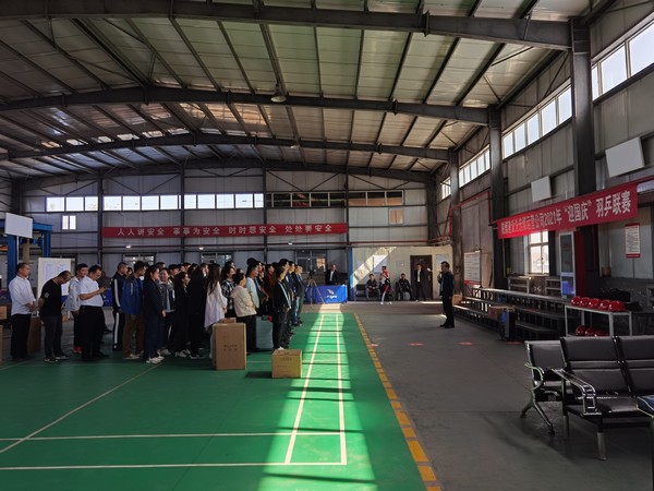 “乒”博赛场 “羽”你同行