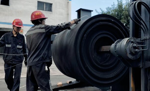 陕煤建设洗选煤运营公司澄合山阳运营项目部：分秒必争，奋战检修庆祖国华诞