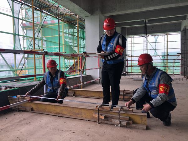 陕煤建设韩城分公司土建十一项目部：冬施安全攻坚，情暖施工一线