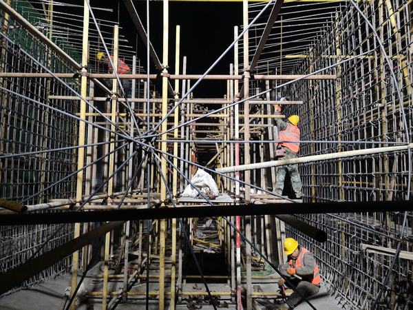 陕煤建设铜煤公司第六项目部昼夜奋战，打响进度保证攻坚战