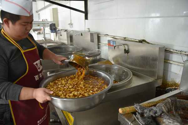 陕煤建设煤矿运营服务分公司：把“食”事办好，让幸福走上舌尖