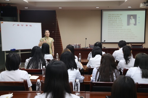 陕煤建设路桥分公司：关爱女职工，情满半边天