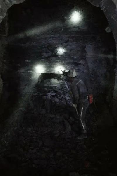 陕煤建设矿建二公司王峰项目部：2022年首月完成双贯通