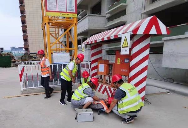 陕煤建设铜煤公司延安项目部开展触电事故应急演练