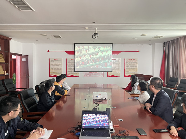 青春孕育无限希望 青年创造美好明天