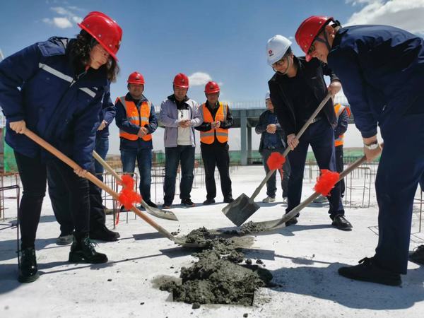 杭萧绿色钢结构产业制造基地倒班宿舍楼工程顺利封顶