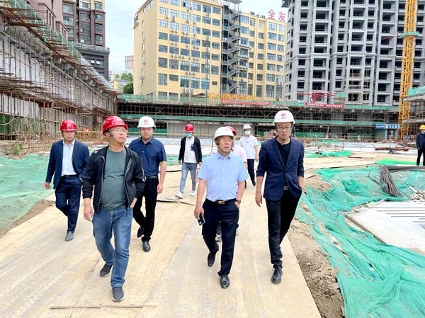 建设集团大秦置业公司领导班子深入龙湾水境项目开展专题调研