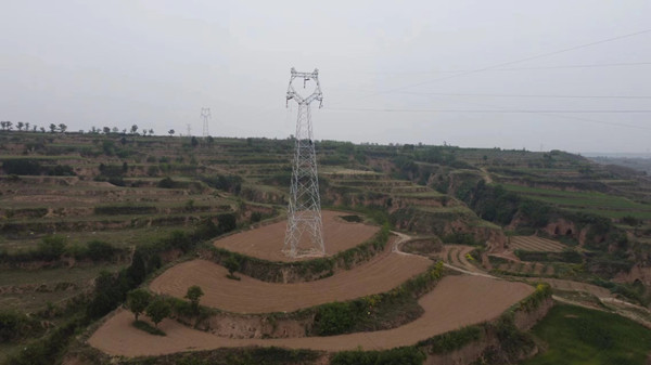 陕煤建设机电安装公司10万千瓦光伏项目110kv外送线路全线贯通