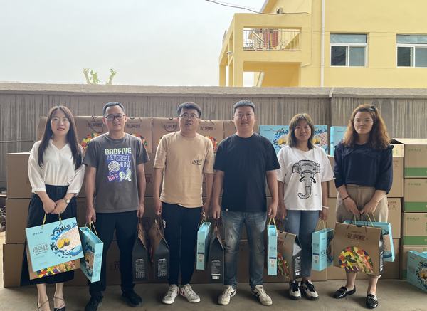 陕煤建设铜煤公司为员工发放暖心粽子