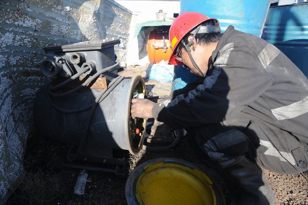 陕煤建设煤矿运营服务分公司:多举措为设备防暑保障安全生产