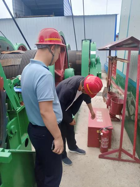 陕煤建设矿建二公司：带着“放大镜”进基层