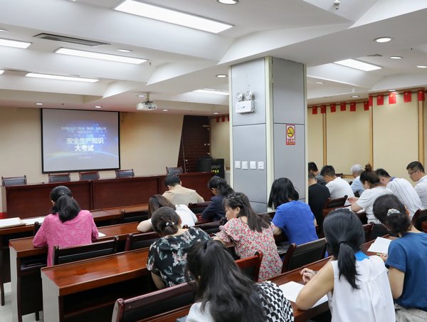 陕煤建设路桥分公司持之以恒抓好安全生产工作