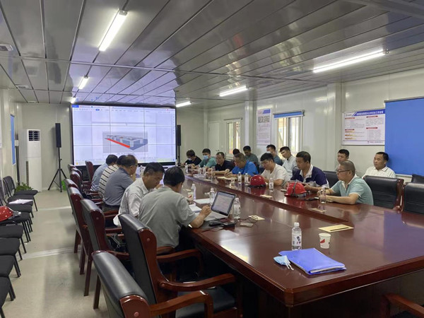 沣西新城第五学校项目超危大工程-非标准吊篮顺利通过专家验收