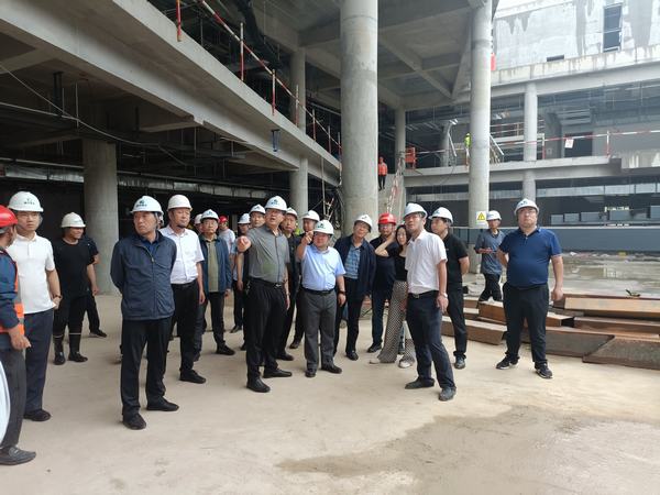 榆林城投集团党委书记、董事长、总经理郝君一行深入陕煤建设榆林公司施工项目检查指导工作