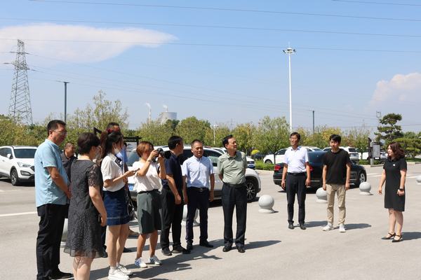 陕煤建设川耀公司：川耀PPP项目崔仙服务区迎来《中国公路》《陕西日报》两家媒体采风