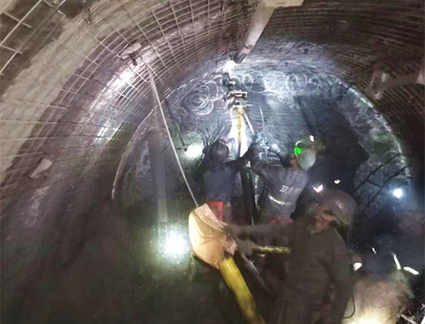 陕煤建设矿建三公司双龙项目部109回风顺槽精准贯通