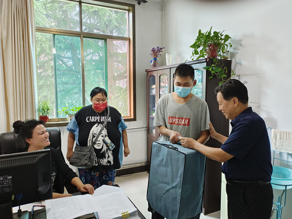 陕煤建设澄合分公司金秋助学再行动