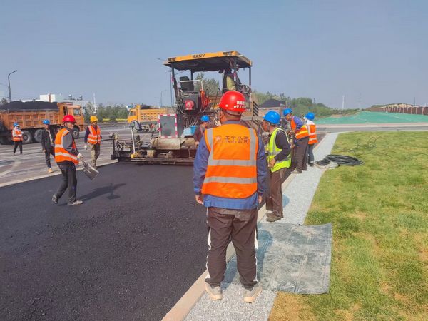 陕煤建设天工公司土建五部挑灯夜战，开启赶“工期”加速度