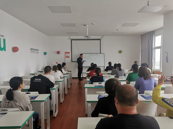 反诈宣传进企业 安全防范入人心