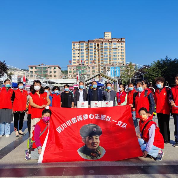 陕煤建设铜煤公司:小举动大温暖 为爱心志愿者赠送防疫物资