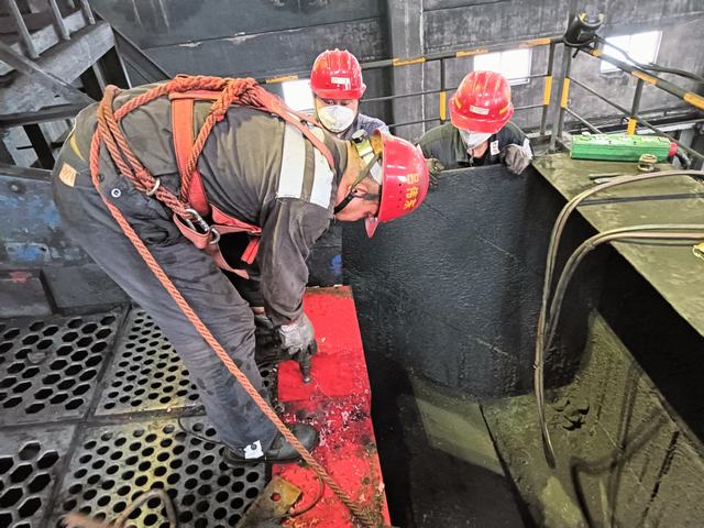 陕煤建设洗选煤运营公司澄合山阳运营项目部：鏖战检修迎国庆