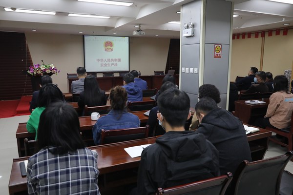 陕煤建设路桥分公司：青工“啄木鸟”，安全我来守