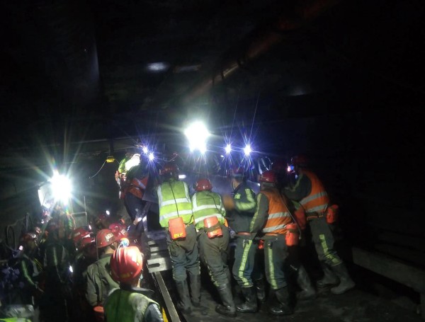 陕煤建设机电安装公司：提前完成胶带机延伸安装更换工程