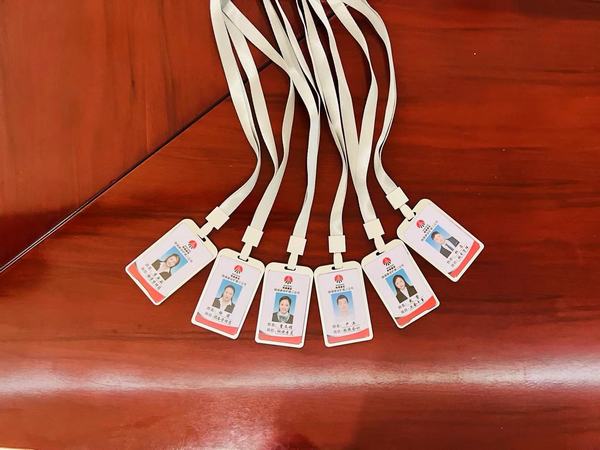 陕煤建设矿建二公司：佩戴工作牌 树立新形象