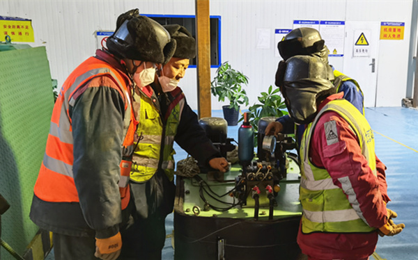 陕煤建设矿建三公司：紧急抢修！机电“土专家”上线！