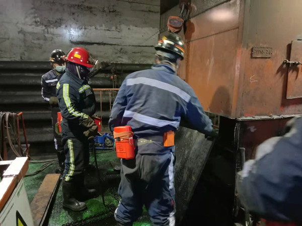 陕煤建设机电安装公司：喜度良宵辞旧岁，元旦工程检修忙