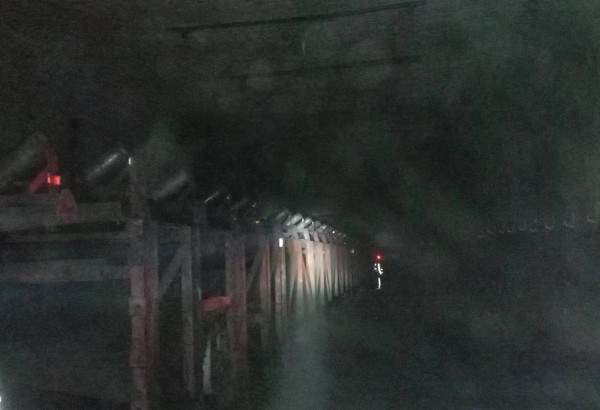 陕煤建设机电安装公司神府项目部：胶带机顺利带煤试运转