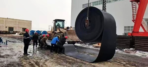 陕煤建设澄合分公司第一机电安装项目部承建的西卓煤矿一盘区胶带巷皮带延伸安装工程成功试运行