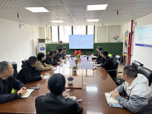 淬火铸剑锻英姿 凝心聚力创未来