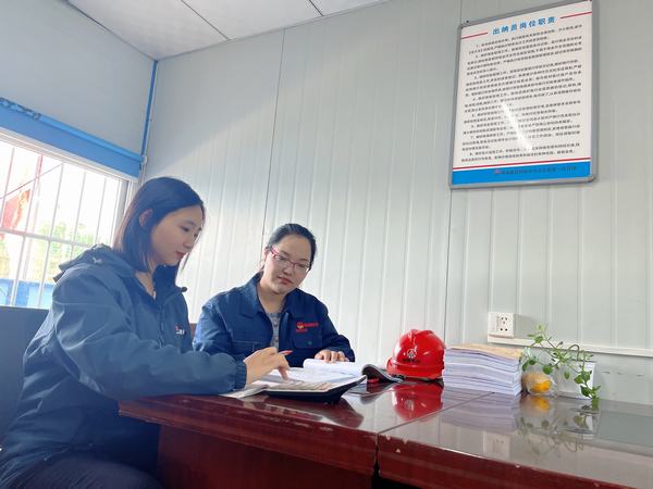 陕煤建设韩城分公司安装四项目部：“导师带徒”传薪火 共同奋进促成长