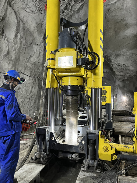 陕煤建设矿建三公司：“重器出征”显神威