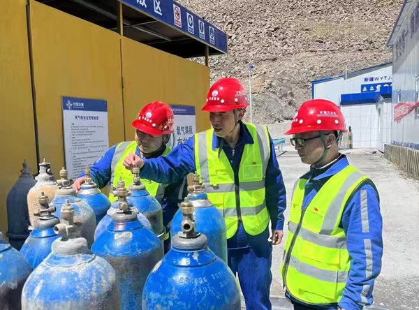 陕煤建设矿建三公司：多点发力，点亮安全之光