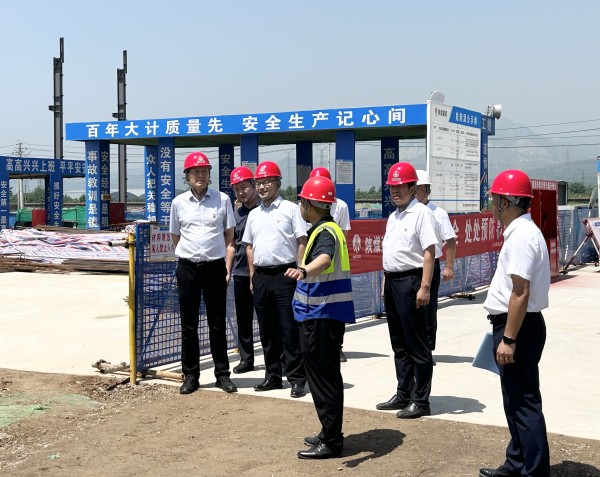 陕西建材科技集团董事长张超晖深入陕煤建设项目工地检查指导工作